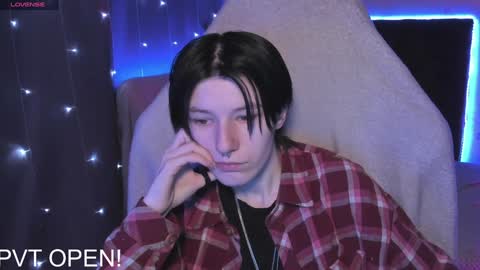 Snapshot of guitarandangel chatting on 12/20/24, 01:00 Angel online show from 12/20/24, 01:00