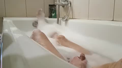 gunwo80 online show from 11/30/25, 10:19