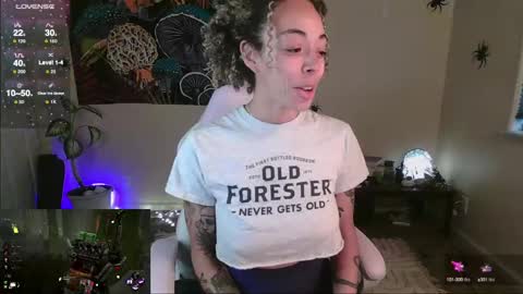 Snapshot of gunzinrose chatting on 12/16/24, 11:39 Kylie online show from 12/16/24, 11:39