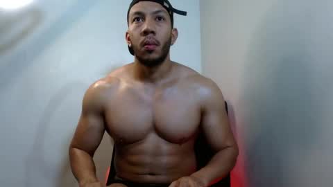 holl latino online show from 04/15/26, 02:57