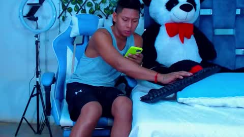 Hakim online show from 11/04/25, 05:56