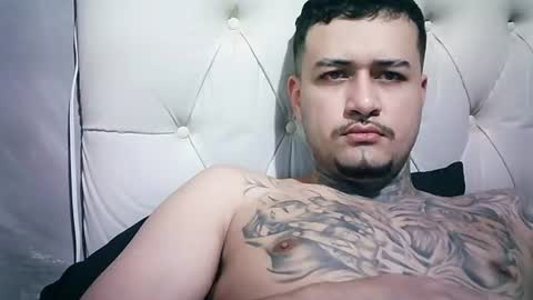 Snapshot of gustavo942493 chatting on 07/17/26, 05:03 gustavo942493 online show from 07/17/26, 05:03