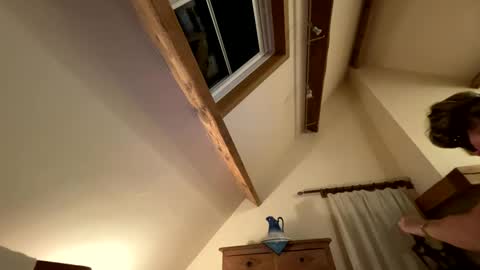 Snapshot of guwi chatting on 12/16/24, 07:54 Whynotbaby online show from 12/16/24, 07:54