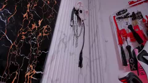 Snapshot of guxplo chatting on 02/07/26, 03:05 Antonella online show from 02/07/26, 03:05