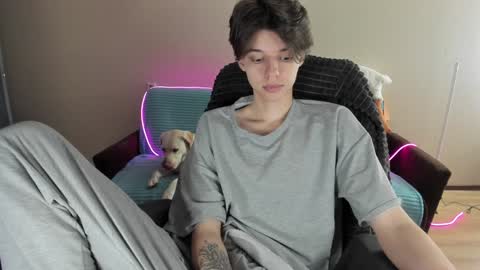 guy_liam1 online show from 12/28/24, 07:44