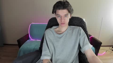 guy_liam1 online show from 12/30/24, 07:37