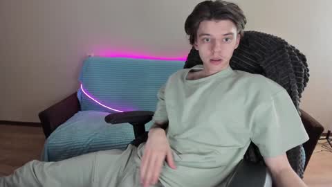 guy_liam1 online show from 01/26/25, 07:41