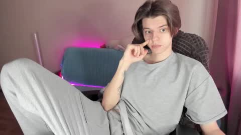 guy_liam1 online show from 02/26/25, 02:14