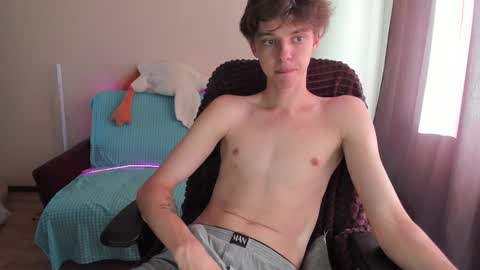 guy_liam1 online show from 09/09/25, 12:48