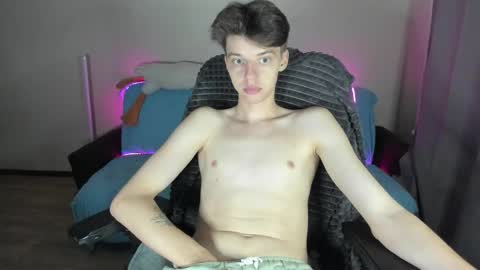 guy_liam1 online show from 09/28/25, 07:30