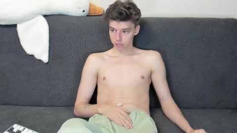 guy_liam1 online show from 11/28/25, 02:09