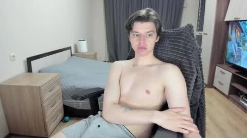 guy_liam1 online show from 04/19/26, 07:27