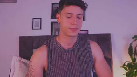 Snapshot of guy_twinks chatting on 05/12/26, 04:53 Gabriel online show from 05/12/26, 04:53