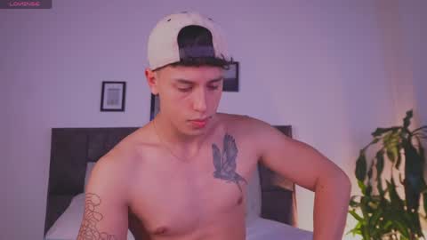 Snapshot of guy_twinks chatting on 05/16/26, 07:27 Gabriel online show from 05/16/26, 07:27