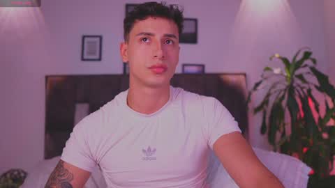 Snapshot of guy_twinks chatting on 08/05/26, 04:37 Gabriel online show from 08/05/26, 04:37