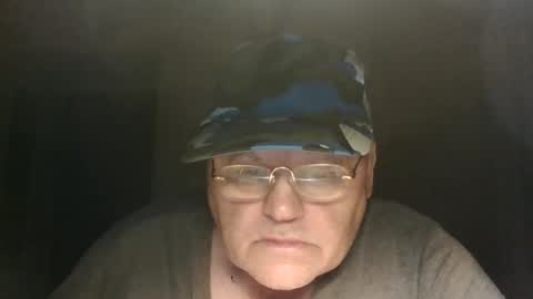 guyboy73 online show from 09/18/25, 12:23