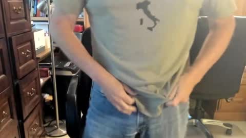 Guy online show from 04/19/26, 12:59