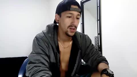 Snapshot of guykarim chatting on 12/28/24, 08:16 karim online show from 12/28/24, 08:16