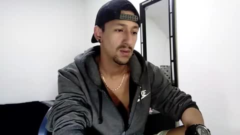 Snapshot of guykarim chatting on 12/31/24, 05:11 karim online show from 12/31/24, 05:11