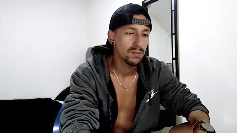 Snapshot of guykarim chatting on 01/13/25, 03:34 karim online show from 01/13/25, 03:34