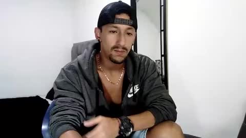 Snapshot of guykarim chatting on 01/26/25, 07:42 karim online show from 01/26/25, 07:42