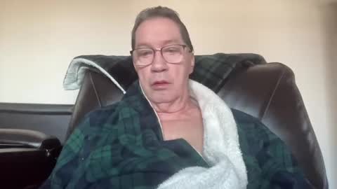 Snapshot of gwashere4u chatting on 03/09/25, 12:53 gwashere4u online show from 03/09/25, 12:53