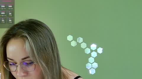 Snapshot of gwen_lady chatting on 01/16/25, 03:02 Sweety Kitty online show from 01/16/25, 03:02