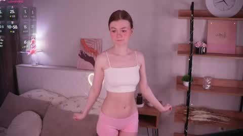 Snapshot of gwendatortoriello chatting on 05/08/26, 11:04 Hello everyone Im May online show from 05/08/26, 11:04