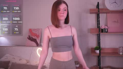 Snapshot of gwendatortoriello chatting on 05/19/26, 11:05 Hello everyone Im May online show from 05/19/26, 11:05