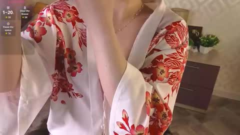 Lisa online show from 12/16/25, 01:21