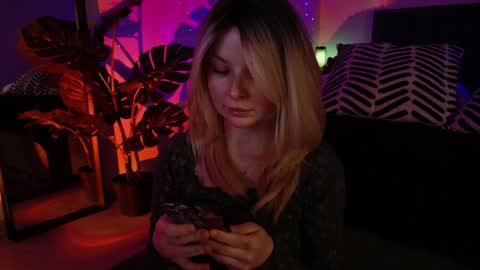 gwenhilton online show from 01/22/25, 05:37