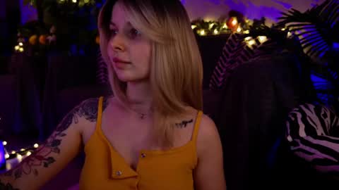 gwenhilton online show from 02/13/25, 05:48