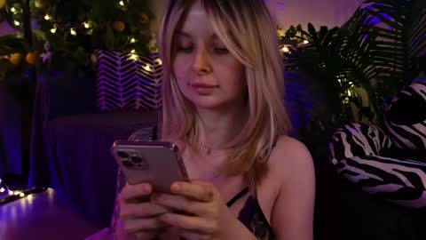 gwenhilton online show from 02/22/25, 09:12