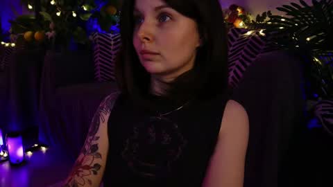 gwenhilton online show from 02/25/25, 05:52