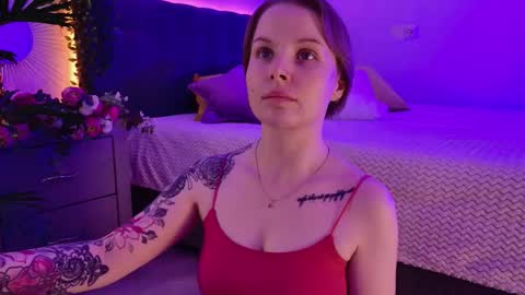 gwenhilton online show from 10/07/25, 06:10