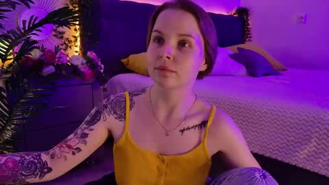 gwenhilton online show from 10/11/25, 05:28