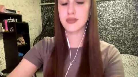 Gwen online show from 10/23/25, 09:02