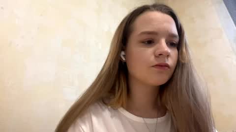 Snapshot of gwenntimon chatting on 06/02/26, 08:05 Naomi online show from 06/02/26, 08:05