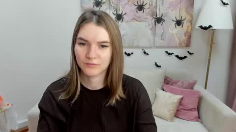 Snapshot of gwensmitt chatting on 11/02/25, 11:18 gwensmitt online show from 11/02/25, 11:18