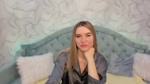 Snapshot of gwensmitt chatting on 05/27/26, 12:29 gwensmitt online show from 05/27/26, 12:29