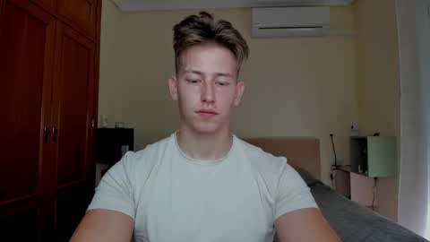 Oliver online show from 03/11/25, 03:45