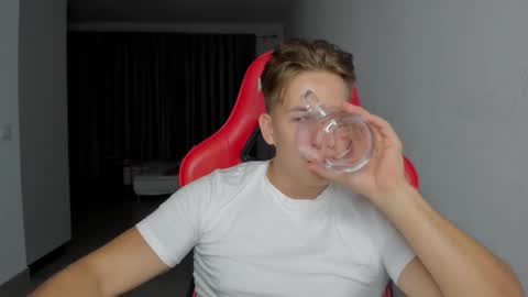 Oliver online show from 10/22/25, 08:41