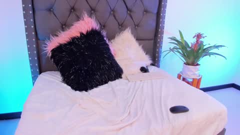 Samy Velvet    dayatorres 23 Followme online show from 12/04/24, 12:19