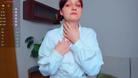 Kelly  Lilly online show from 09/21/25, 07:26