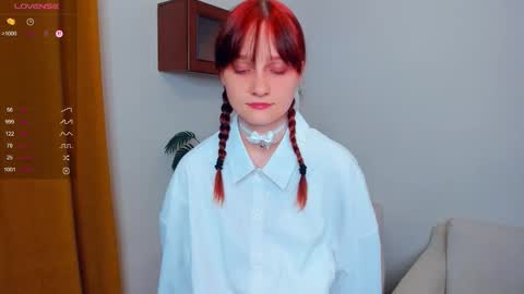 Kelly  Lilly online show from 09/24/25, 06:44