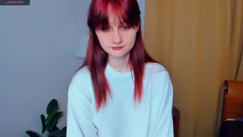 Kelly  Lilly online show from 11/04/25, 06:51