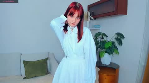 Kelly  Lilly online show from 11/11/25, 07:03