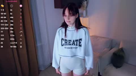 Snapshot of h0lyangel chatting on 02/08/26, 06:55 Kelly Lilly online show from 02/08/26, 06:55