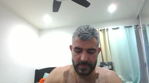Snapshot of h0nest84 chatting on 05/25/26, 01:44 h0nest84 online show from 05/25/26, 01:44