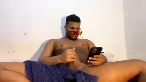 Snapshot of h0tboykoko chatting on 09/25/25, 02:04 koko online show from 09/25/25, 02:04